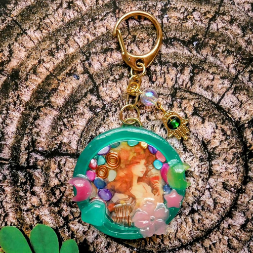オルゴナイト キーホルダー バッグチャーム レジン グリーン 緑 お守り