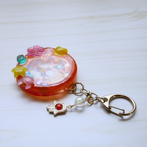 RUKURUKU/レジン/迎春の親子キツネ　蓄光　オルゴナイトキーホルダー RUKURUKU様専用/レジン/迎春の親子キツネ 蓄光 オルゴナイト