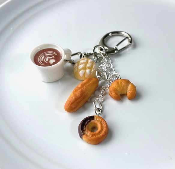 じゃらじゃらキーホルダー パン フェイクフード ミニチュアフード 食品