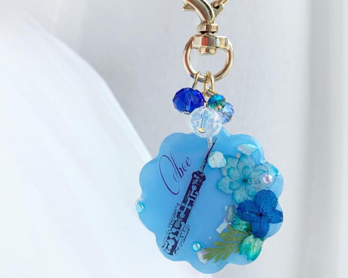 2571】オーボエ ブルー花形ラウンドキーホルダー 紫陽花とヒメウツギ