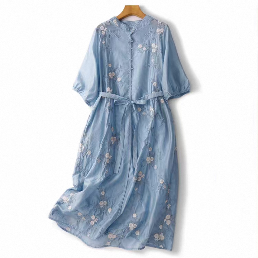 ワンピース、コットン、ふわっと 、 レディース、夏、刺繍