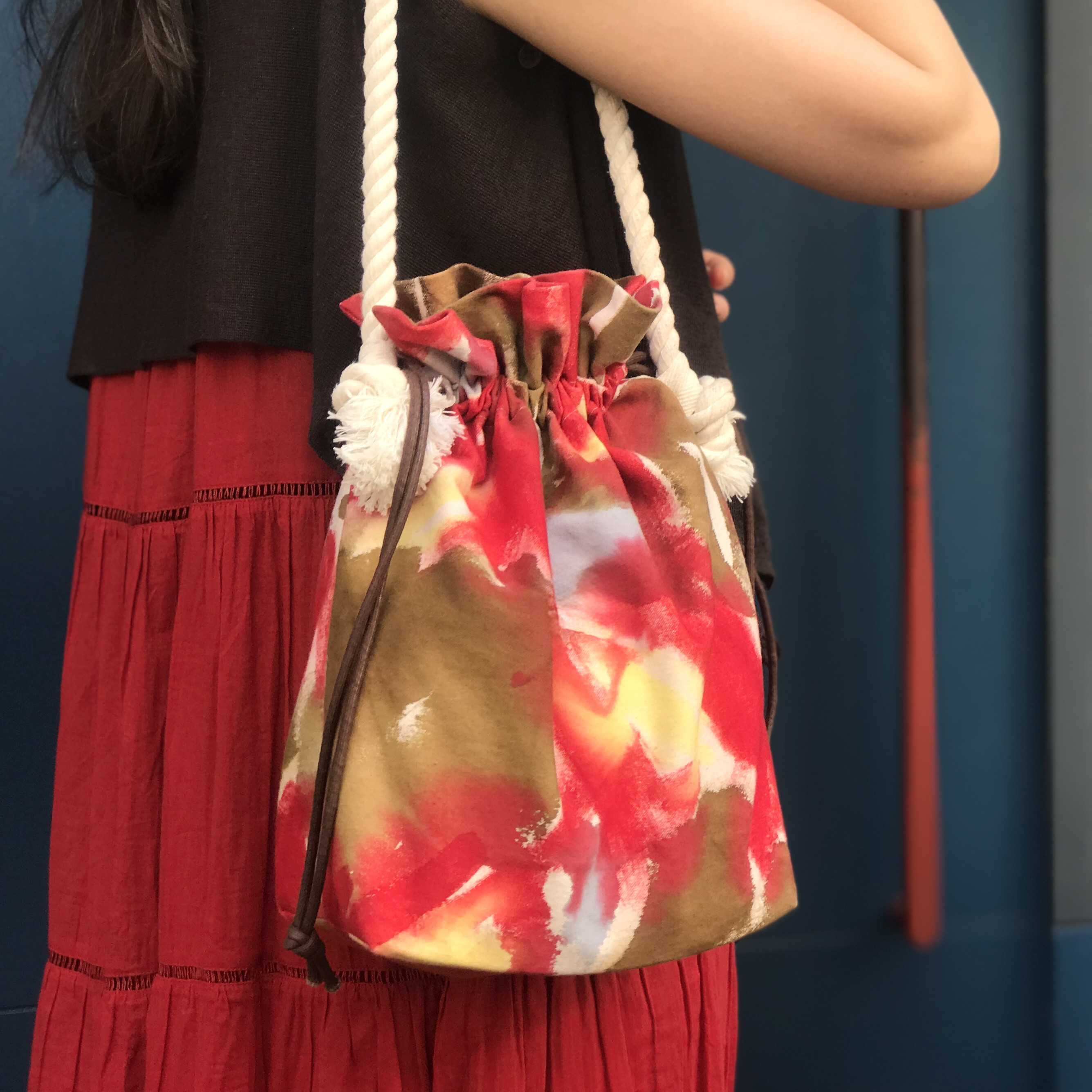 手染めのキャンバス巾着バッグ / Wave