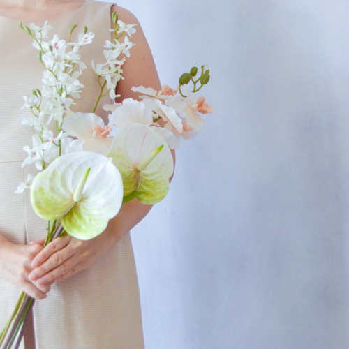 ノワールエッジブーケ　ブーケ　アンスリウム　カラーリリィ　モダンブーケ　前撮り 受注生産】 モダントロピカルのブーケ 造花ブーケ ウェディングブーケ