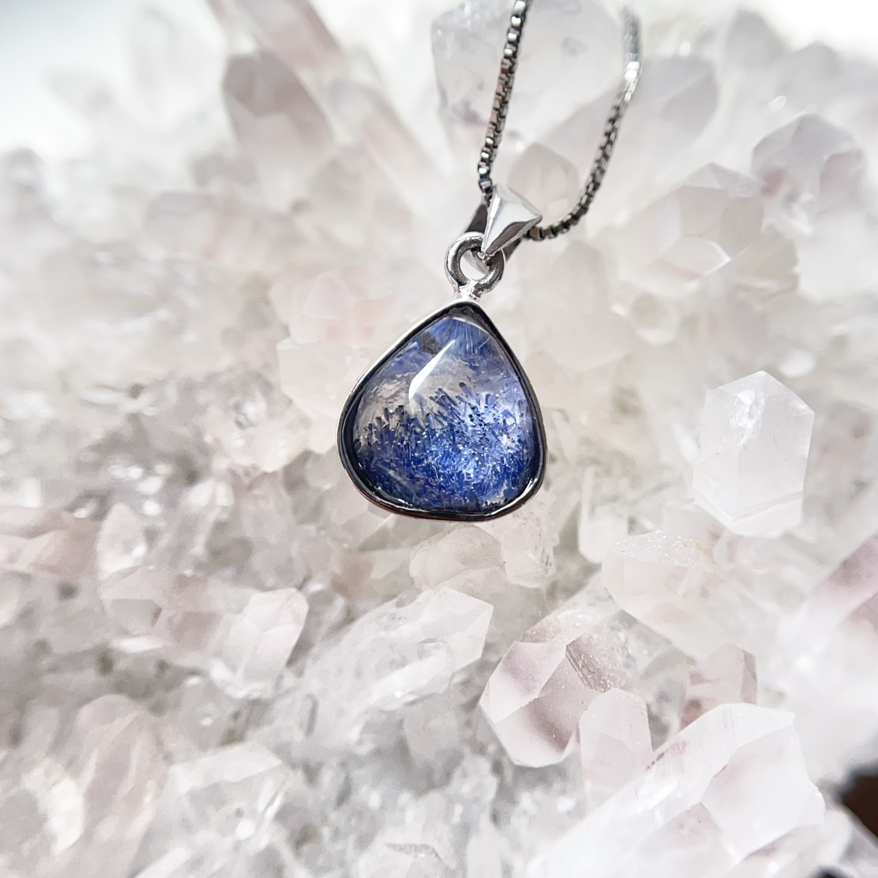 天然無処理　 デュモルチェライト ペンダント　No25