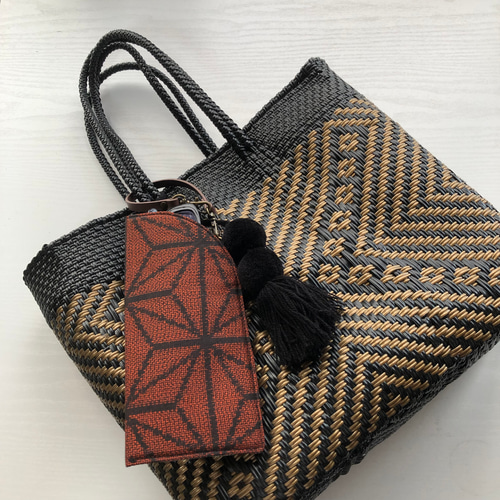 大島紬のメガネケース 麻の葉 本革ストラップ付き チャームにも