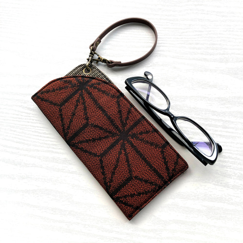 大島紬のメガネケース 麻の葉 本革ストラップ付き チャームにも