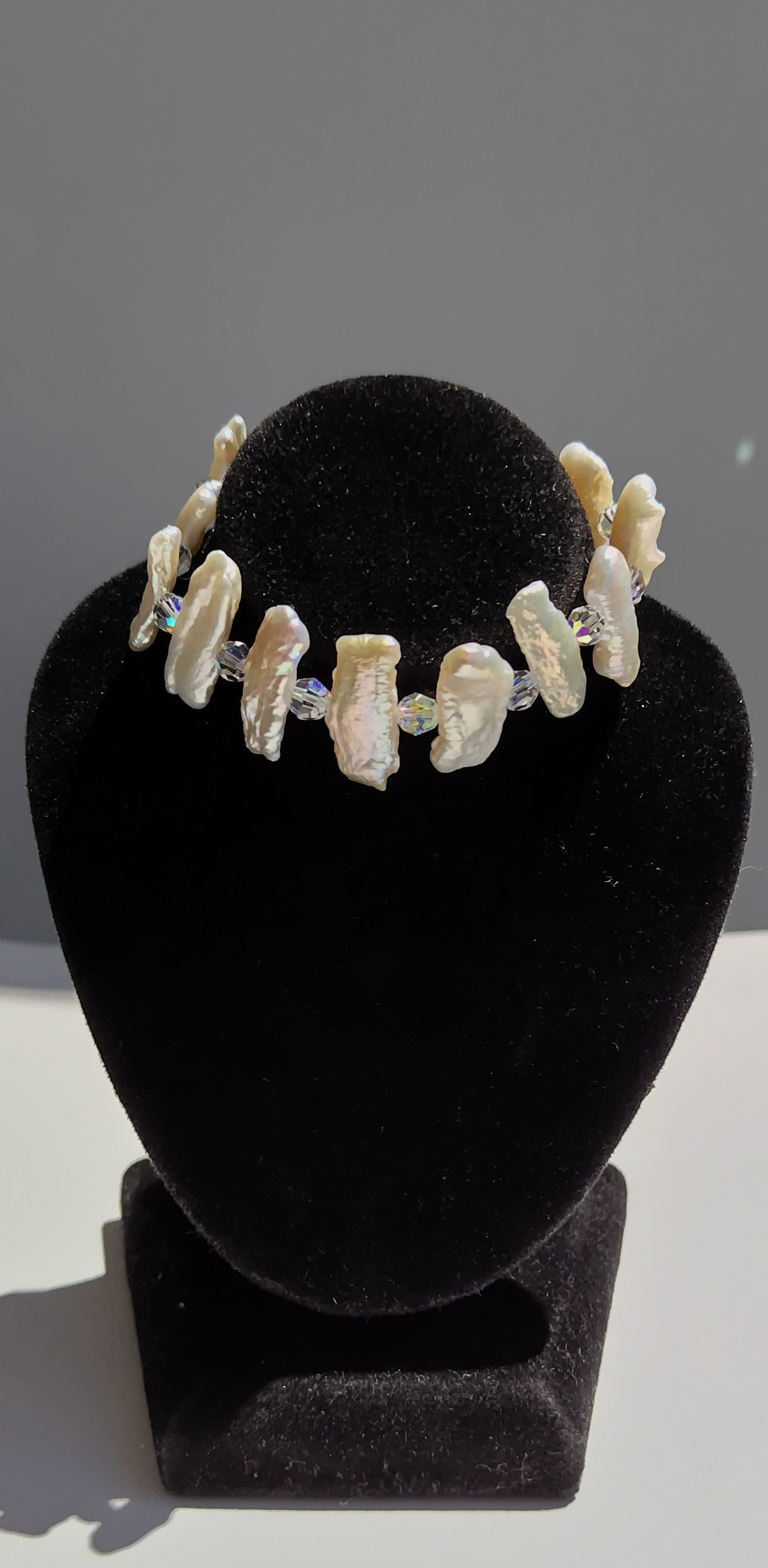 バロックパールとオーストラリア製高級クリスタルのブレスレット