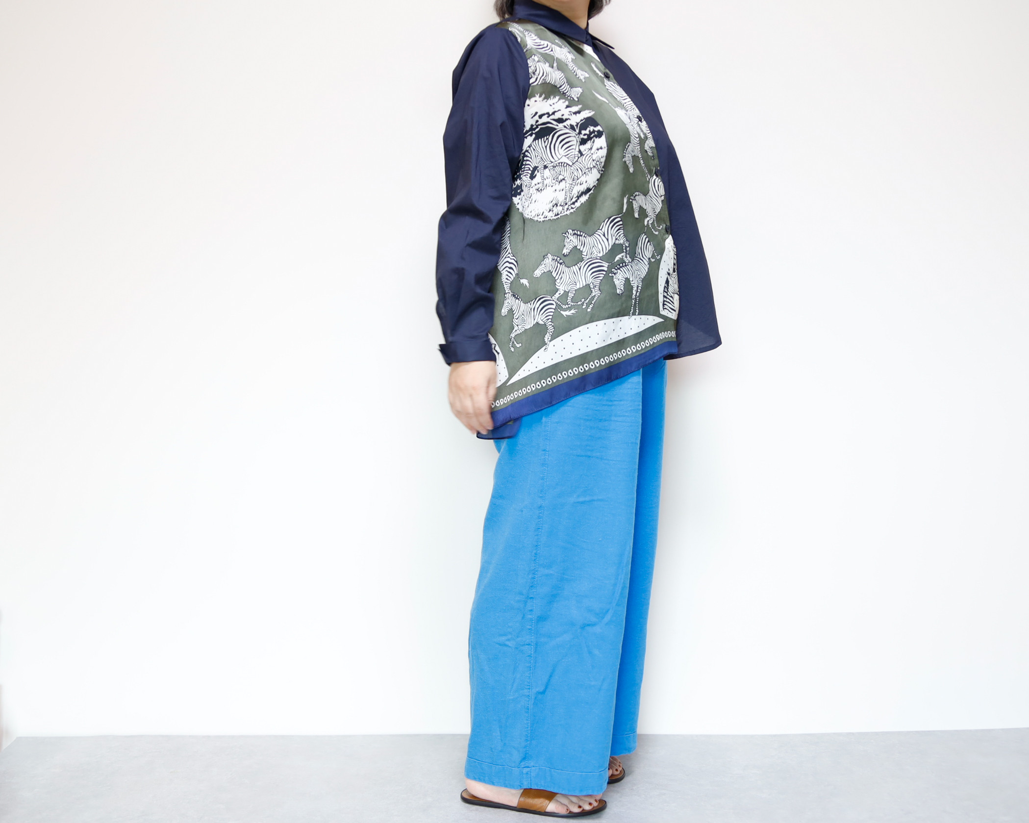 限定1枚！　スカーフを使ったアシンメトリーシャツ　1枚でモードにキマる！