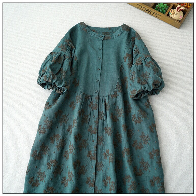 リネン100%総刺繡クルミ釦、ポケット付き大人可愛いバルーン半袖ワンピース♪