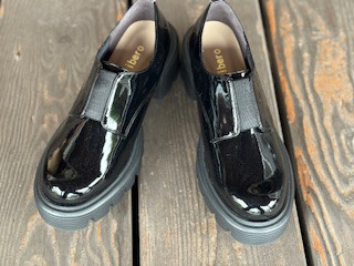 2025新作厚底飾りゴムローファー