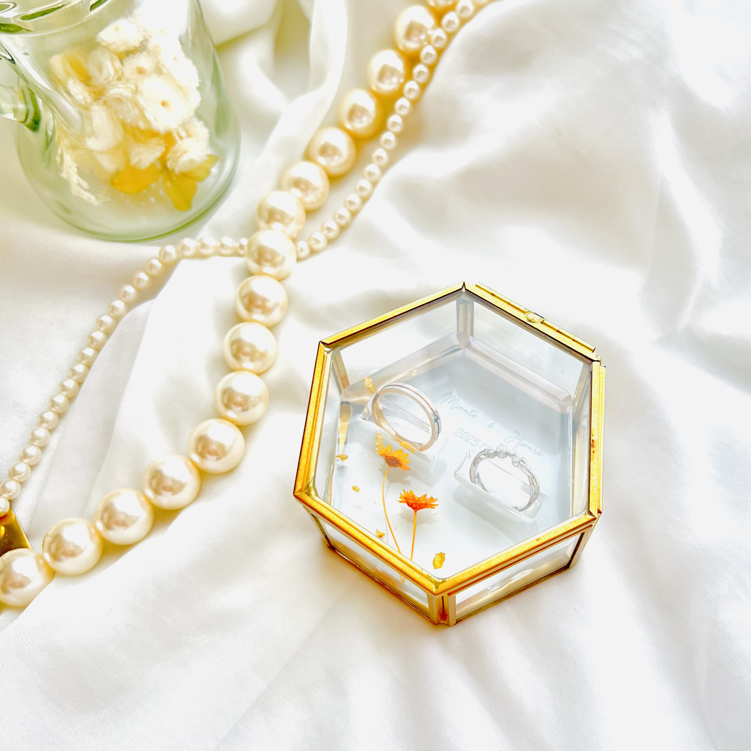 【ツイン　スターフラワー】レジン　リングピロー  ゴールド　ガラスケース　結婚　ウェディング