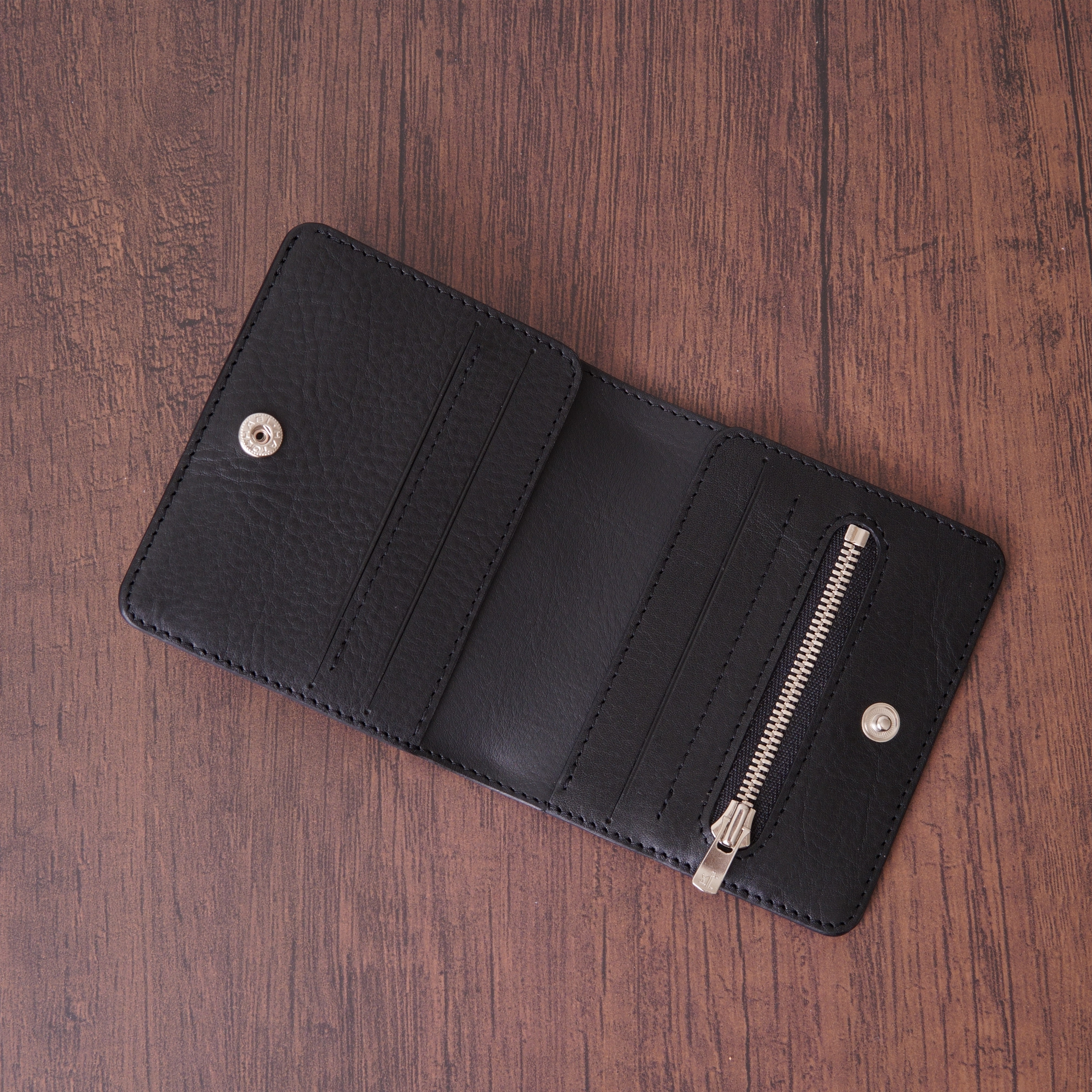 【シュリンクレザー】薄い二つ折り財布