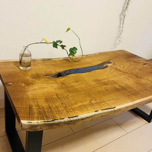 杉とヒノキのサイドテーブル／レジン仕上げ(表面) ローテーブル ② 杉