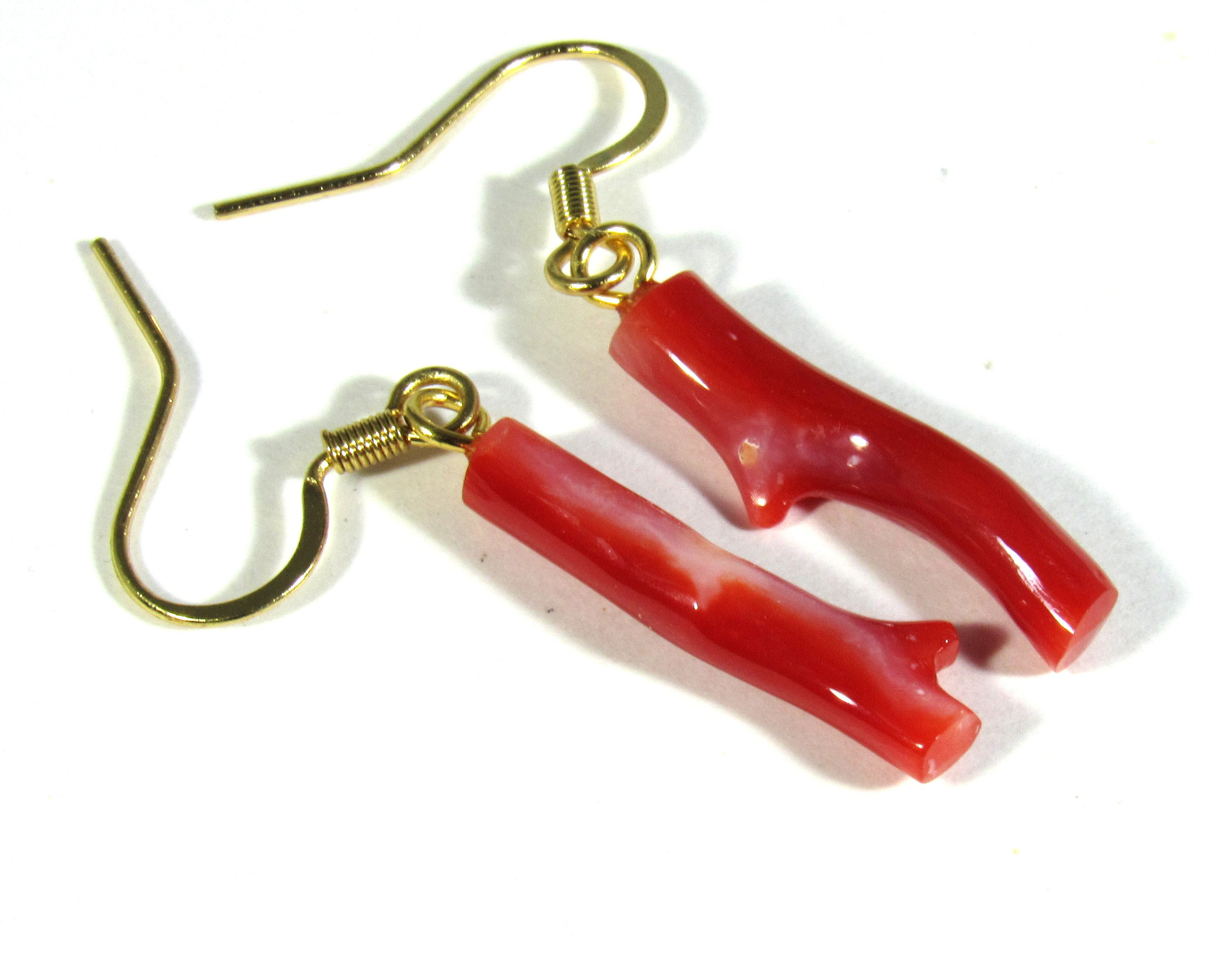 宝石珊瑚　さんご　アクセサリー・ジュエリ－　赤枝　ピアス　cw-1021