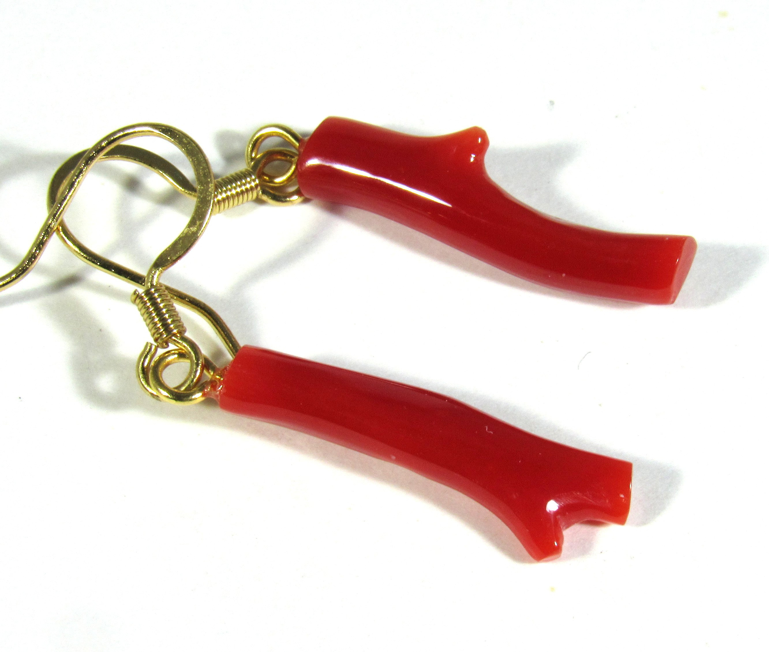 宝石珊瑚　さんご　アクセサリー・ジュエリ－　赤枝　ピアス　cw-1021