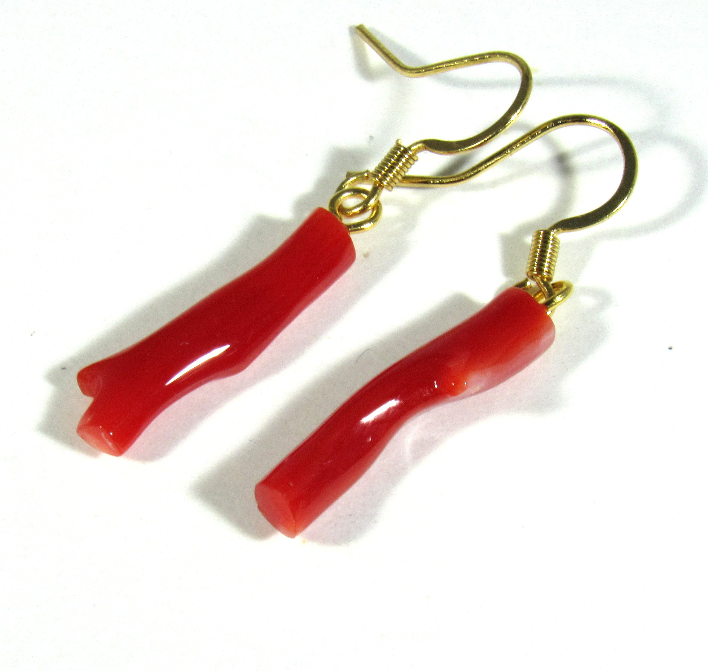 宝石珊瑚　さんご　アクセサリー・ジュエリ－　赤枝　ピアス　cw-1021