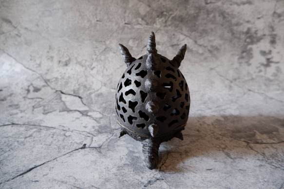 黒樹土鬼RedEye香炉15　塊根植物　多肉植物　盆栽　植木鉢　作家鉢　オブジェ　沖縄 5枚目の画像