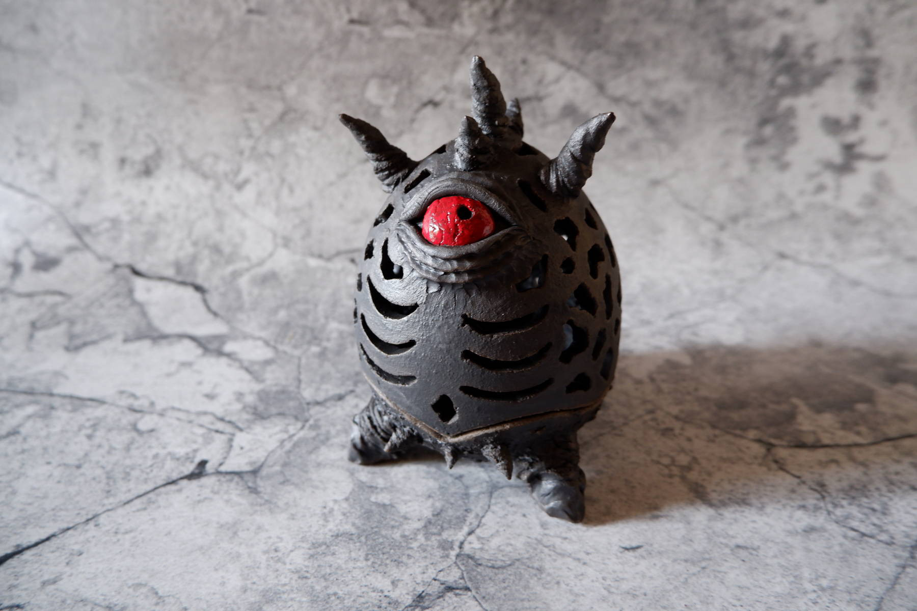 黒樹土鬼RedEye香炉15　塊根植物　多肉植物　盆栽　植木鉢　作家鉢　オブジェ　沖縄