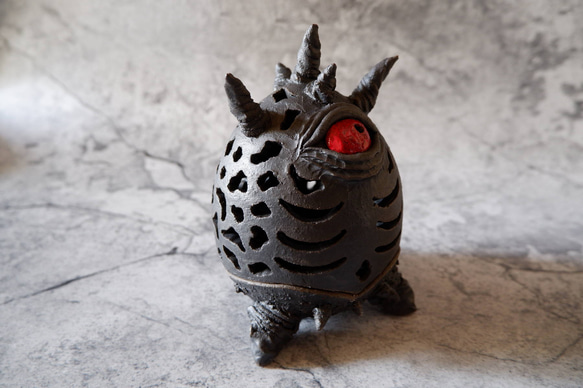 黒樹土鬼RedEye香炉15　塊根植物　多肉植物　盆栽　植木鉢　作家鉢　オブジェ　沖縄 3枚目の画像