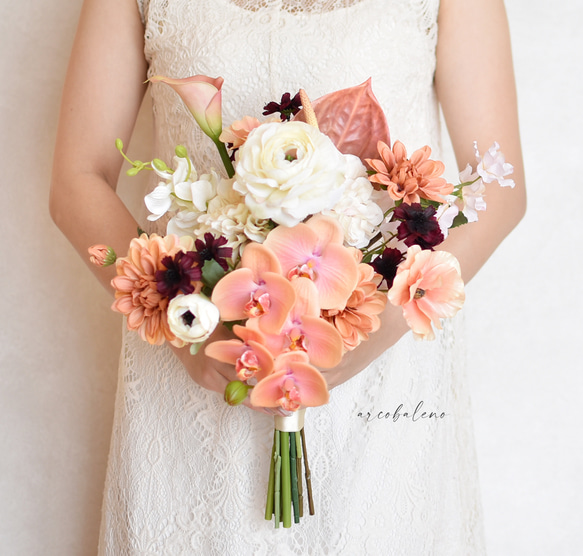 ウェディングブーケ クラッチブーケ　テラコッタ　造花ブーケ　秋色 ブーケ テラコッタのダリア秋クラッチブーケ＊ブートニア | iichi 日々