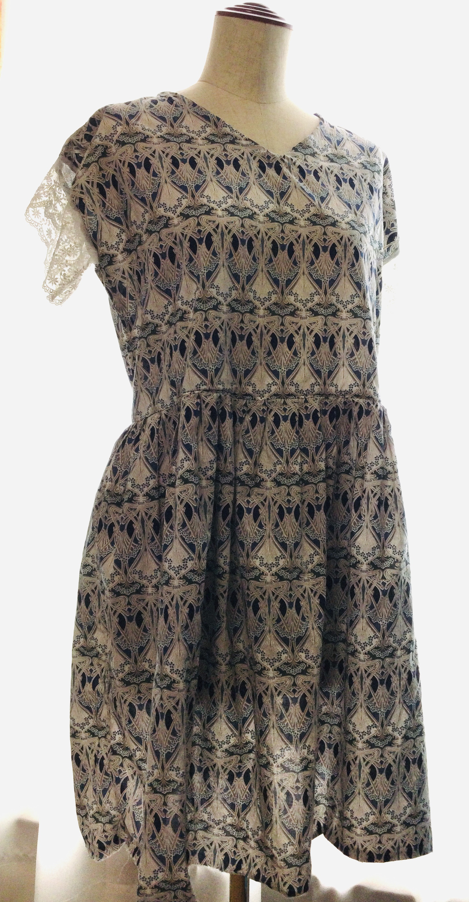 リバティプリントのワンピース