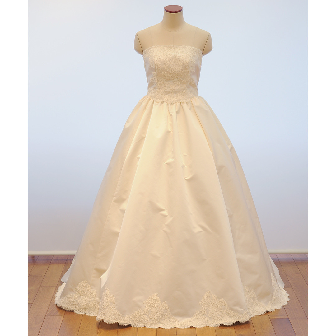 ウエディングドレス プリンセスライン アイボリーカラー Mサイズ 日本製