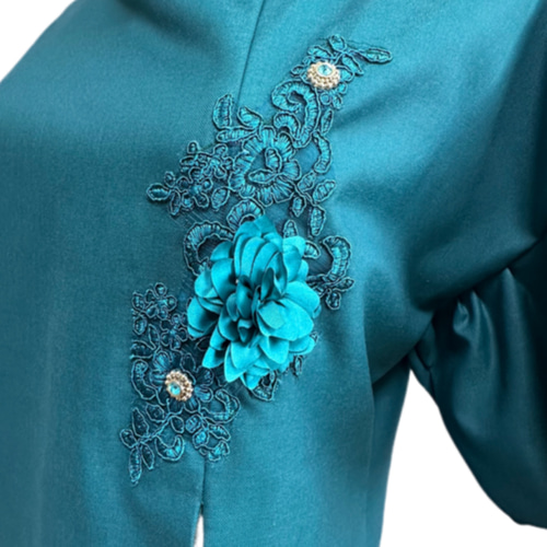 振袖　着物リメイク　ドレス　和柄　ワンピース　ピーコックブルー×花　ハンドメイド 振袖 着物リメイク ドレス 和柄 ワンピース ピーコックブルー×花