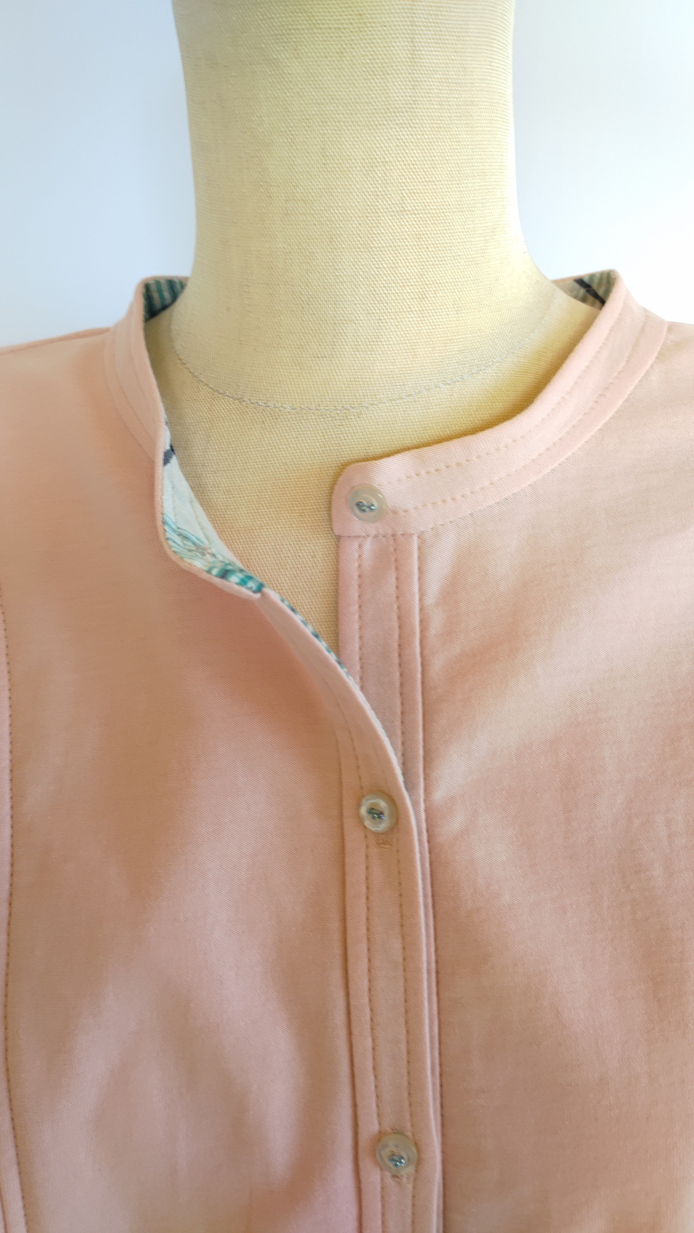 送料無料！ フリルブラウス