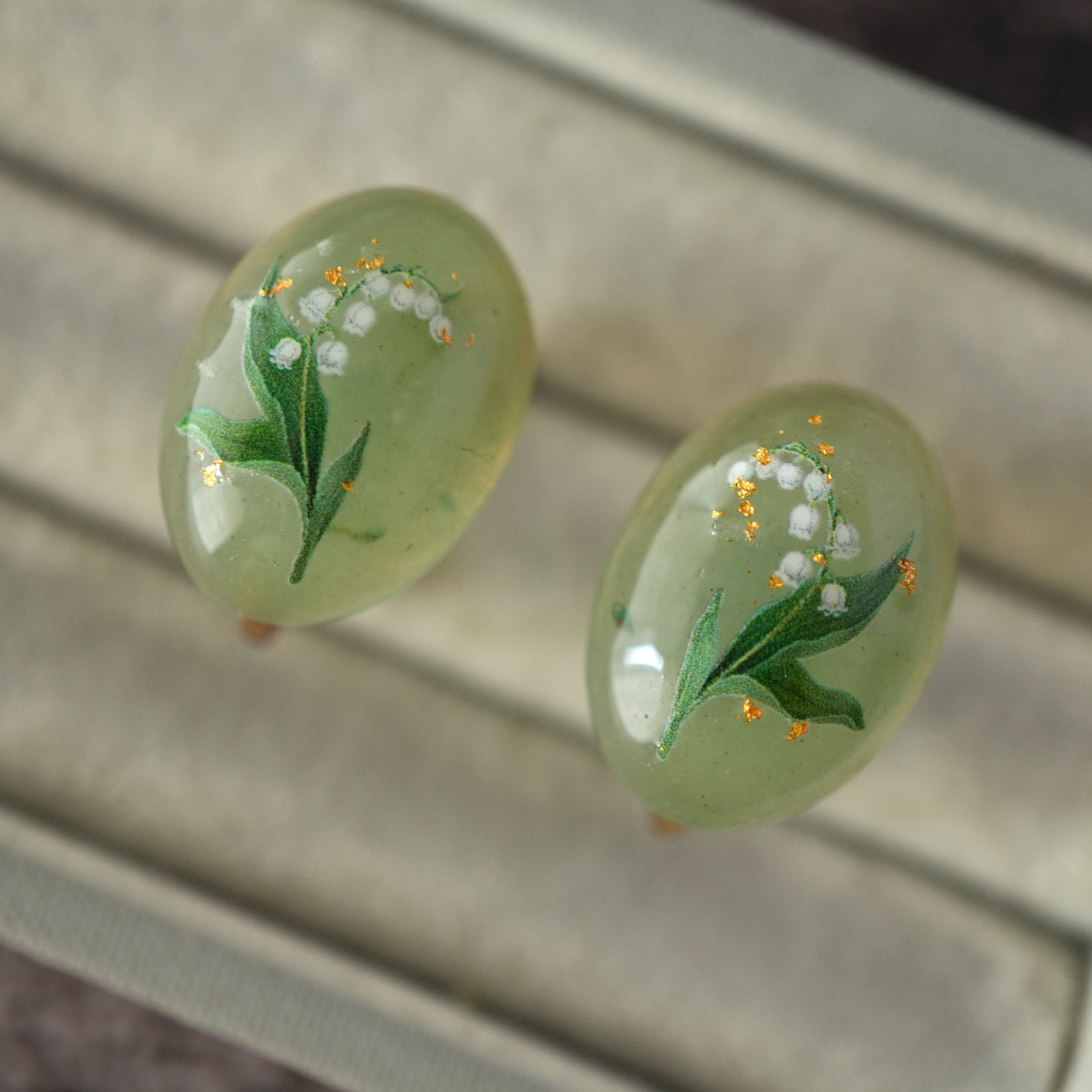 春の誕生花2026 グリーンアベンチュリンとすずらんのピアス イヤリング  鈴蘭 金箔24k 鈴蘭