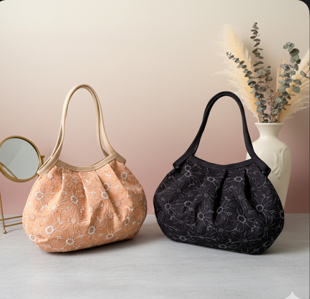 コロンと可愛いショルダーグラニーバッグ　上品な刺繍レース　マーガレット柄　◎選べる2サイズ/２カラー
