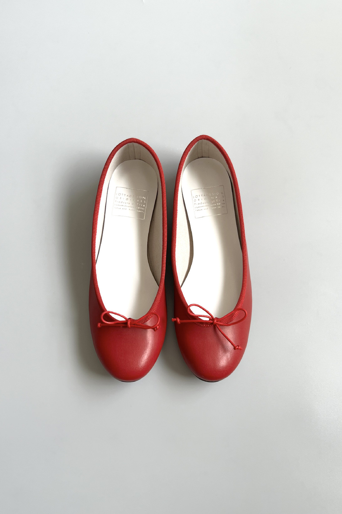 FIKA ラウンドバレエシューズ［レッド］晴雨兼用：軽量：10size