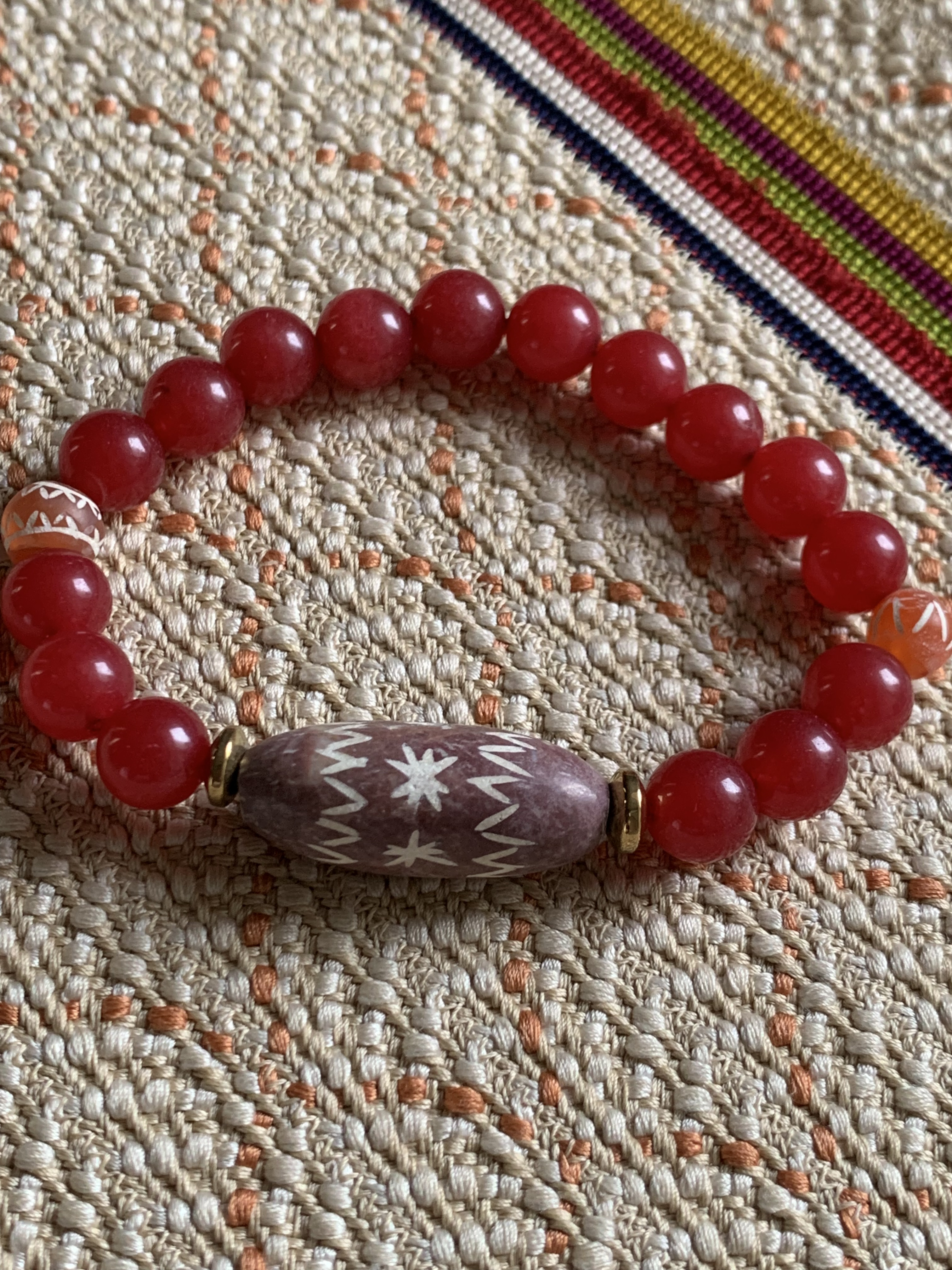 エッチドカーネリアンと和田玉のブレスレット