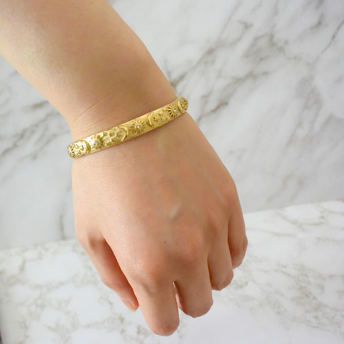 Calee Inc. ゴールドバングル 星型装飾 Calee Inc. ゴールドバングル 星型装飾 2025年最新】CALEE