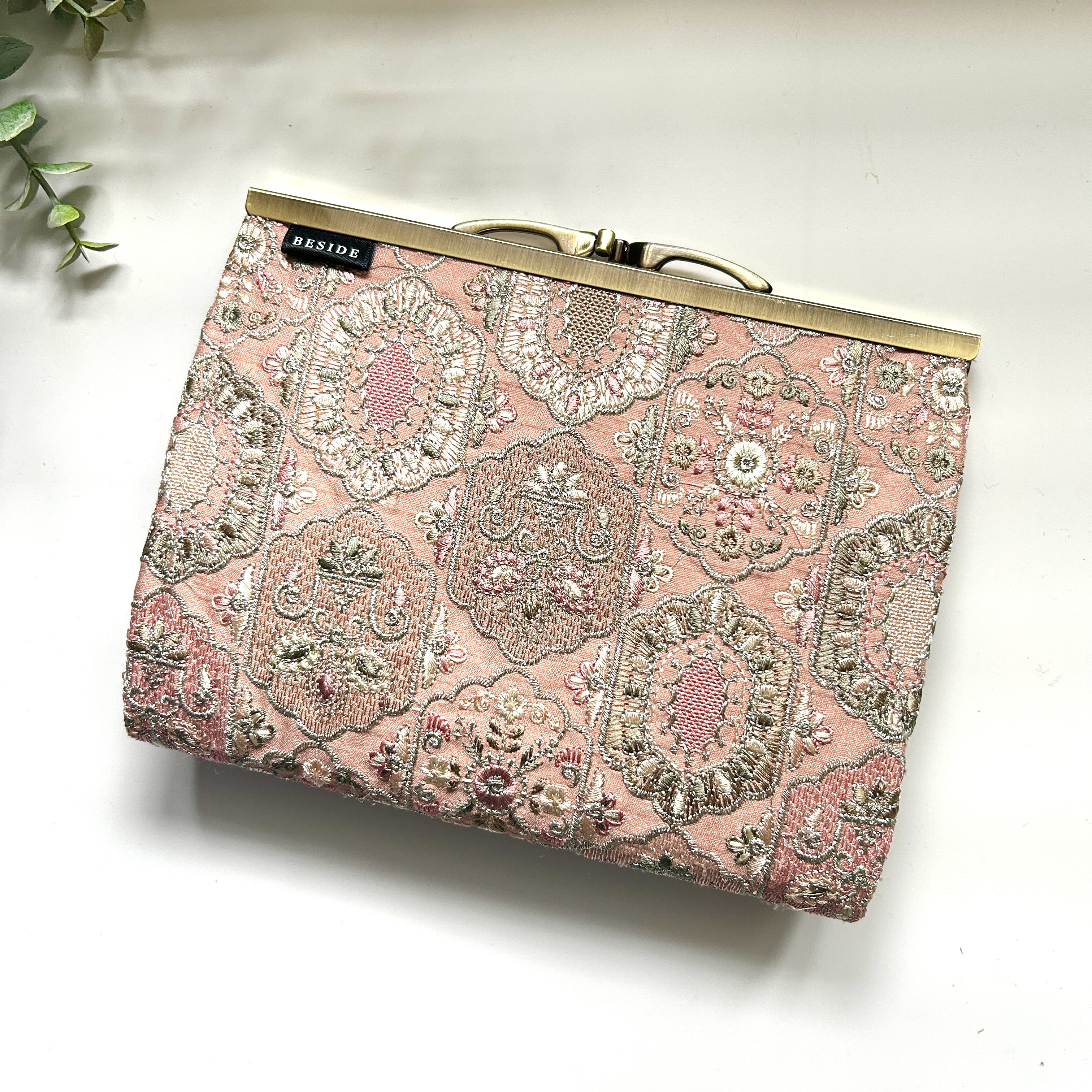 2wayで使える♪インド刺繍リボン　 マルチケース☆ Dカン付き　お財布ショルダーにも