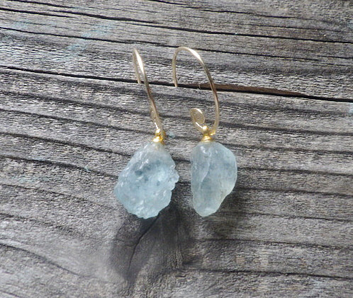 *14kgf* Raw Aquamarine アクアマリン原石（L）の渦巻きピアス☆槌目