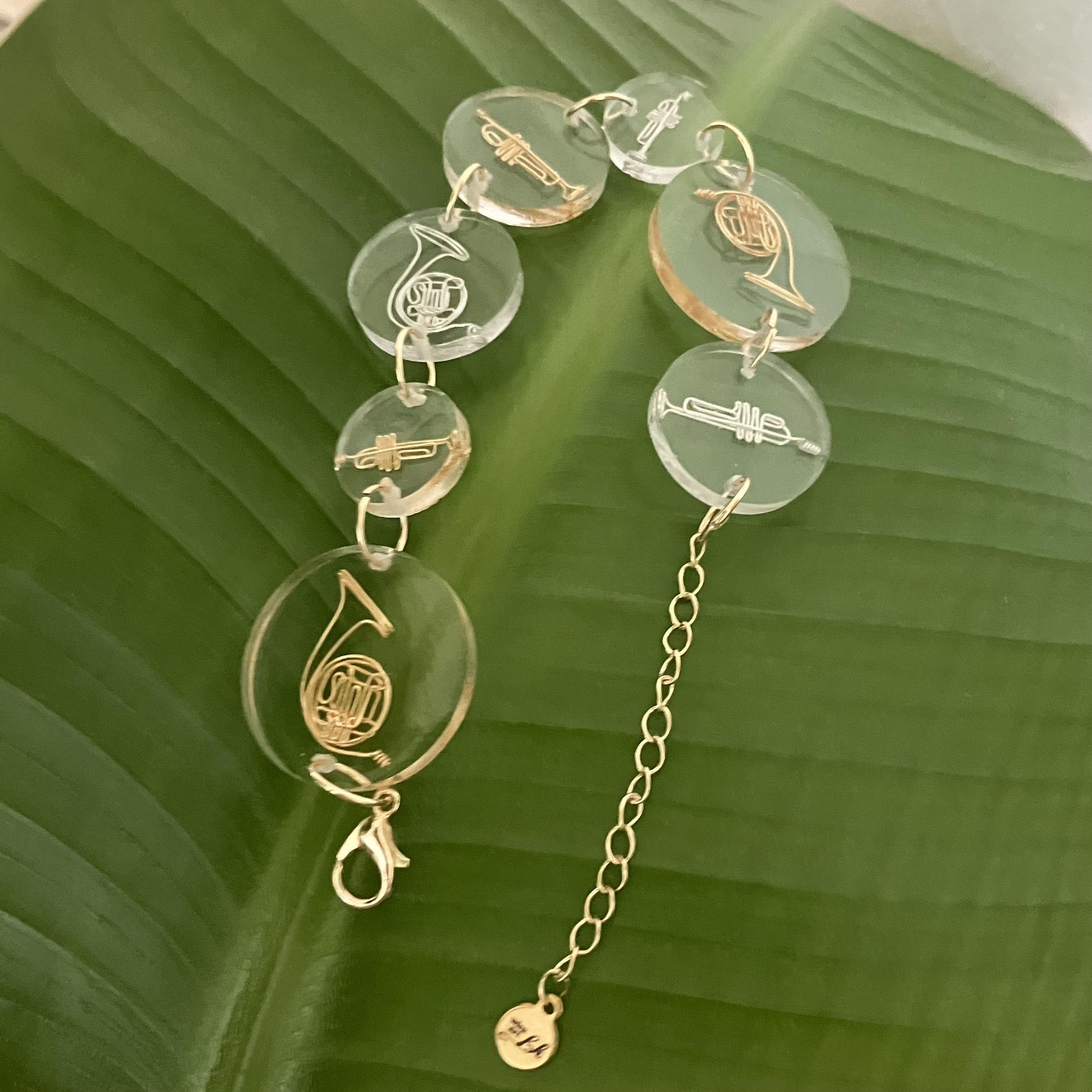 トランペットとホルンのブレスレット