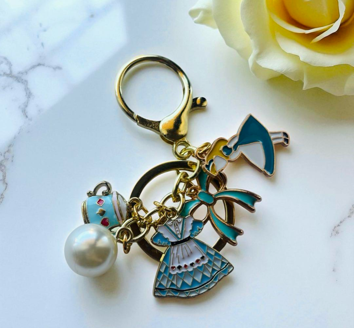 不思議の国のアリス バッグチャーム キーホルダー 大英博物館 不思議の国のアリス 時計ウサギ バッグ