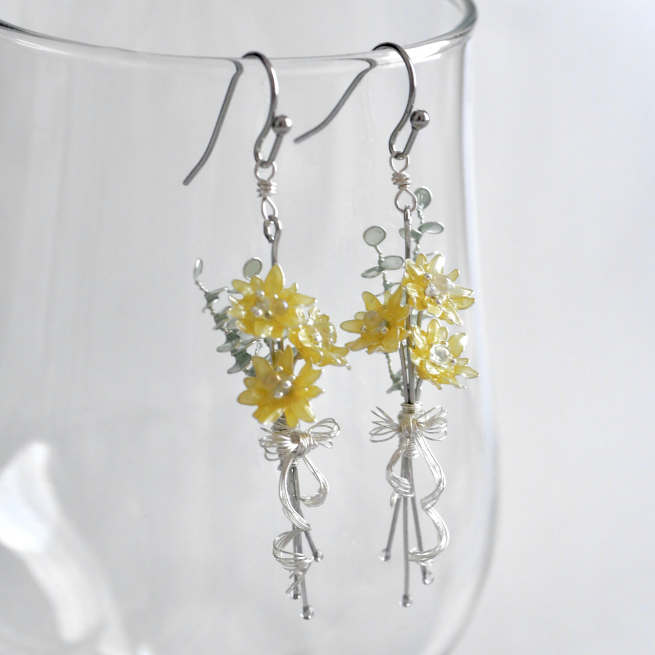 ひまわりbouquet シルバー　イヤリング/ピアス　ディップアート　ディップフラワー