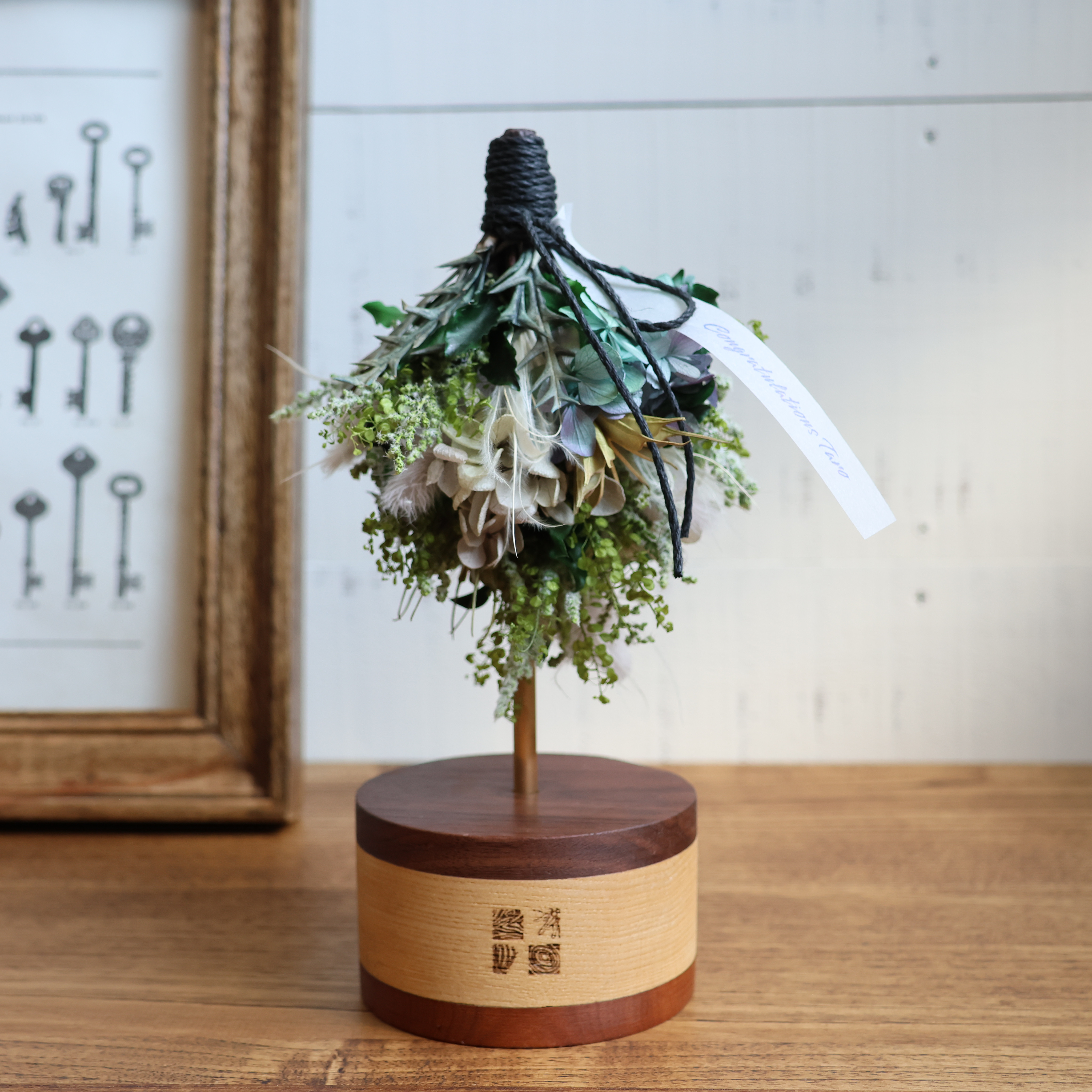 tsui-つい 小さなスワッグツリー青*プリザーブドフラワー*差し替え可能*真鍮*木工*ドライフラワー*アレンジメント