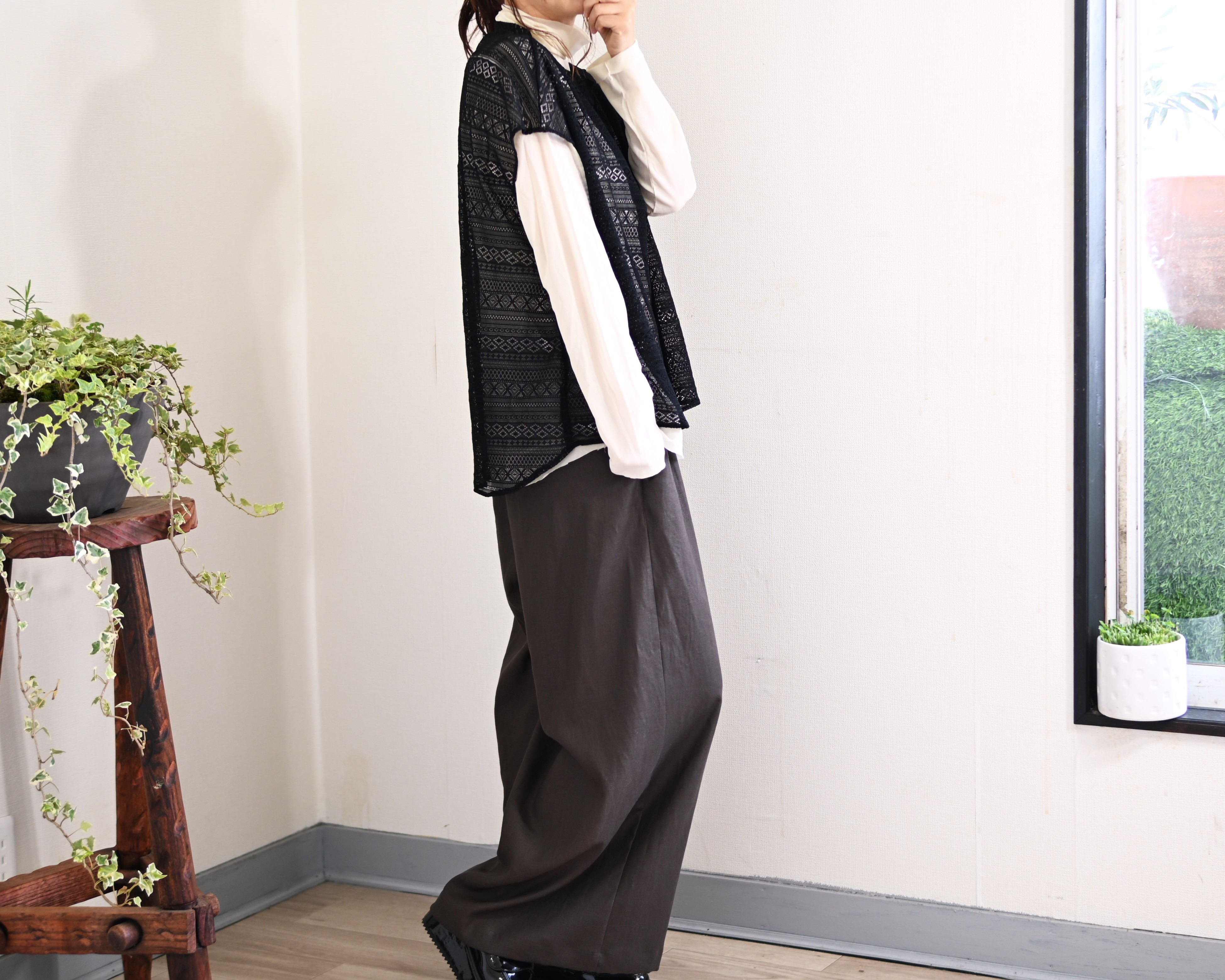 カジュアルエレガントなフレアワイドパンツ：チョコレートブラウン