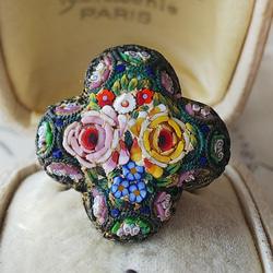 ヴィンテージ 薔薇､勿忘草、小花達のマイクロモザイクブローチ