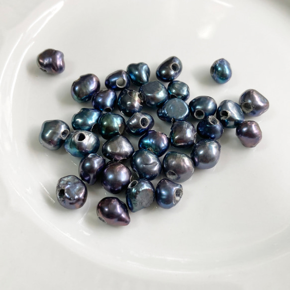 淡水パール】ブラック 6〜7mm S／穴径約2mm 1本約70個 パール