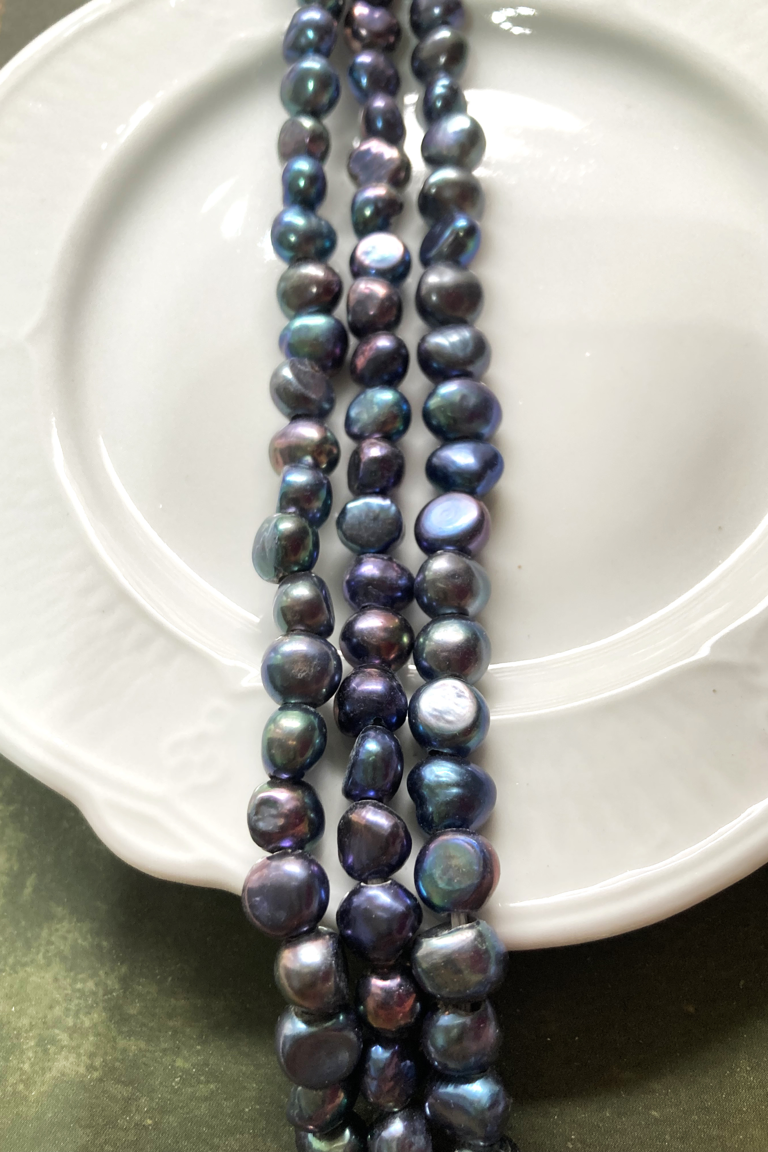 【淡水パール】ブラック 7〜8mm M／穴径約2ｍｍ 30本（1本約60個）