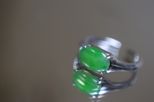 RG10-86 一点物 シルバー ミャンマー産 氷糯種 果緑 本翡翠 ヒスイ 指輪 フリーサイズ 金属アレルギー対応 4枚目の画像