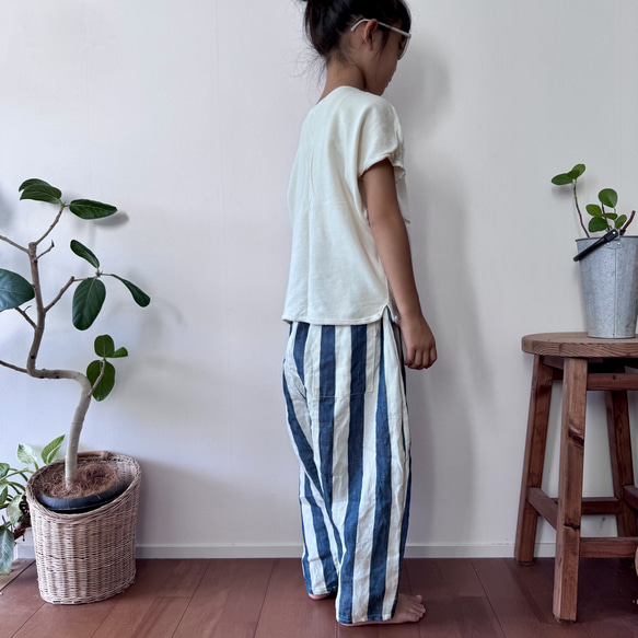 『リネンデニムストライプ』キッズのワイドパンツ 3枚目の画像