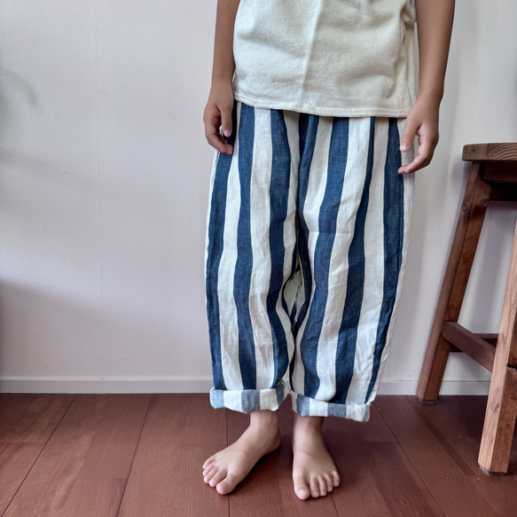 『リネンデニムストライプ』キッズのワイドパンツ 2枚目の画像