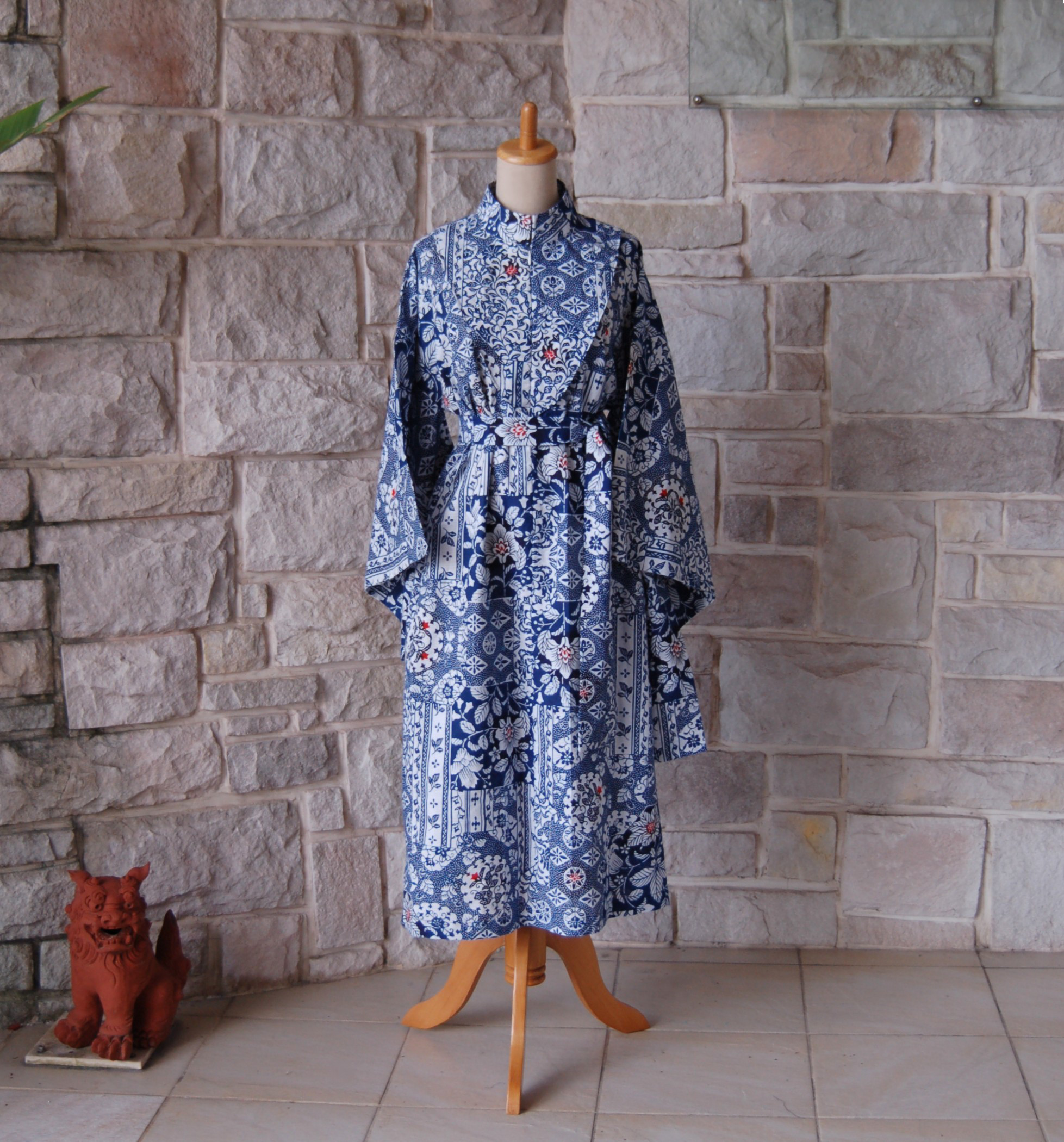 レトロクラシカル　英国貴族好みのシノワズリ柄　着物スリーブワンピース　着物リメイク　華やか一点物
