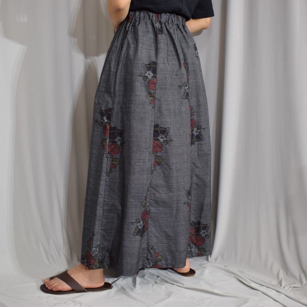 紬マキシ丈スカート,8枚はぎ,紬,ウエスト調整可,一点物,パッチワーク風【着物リメイク】