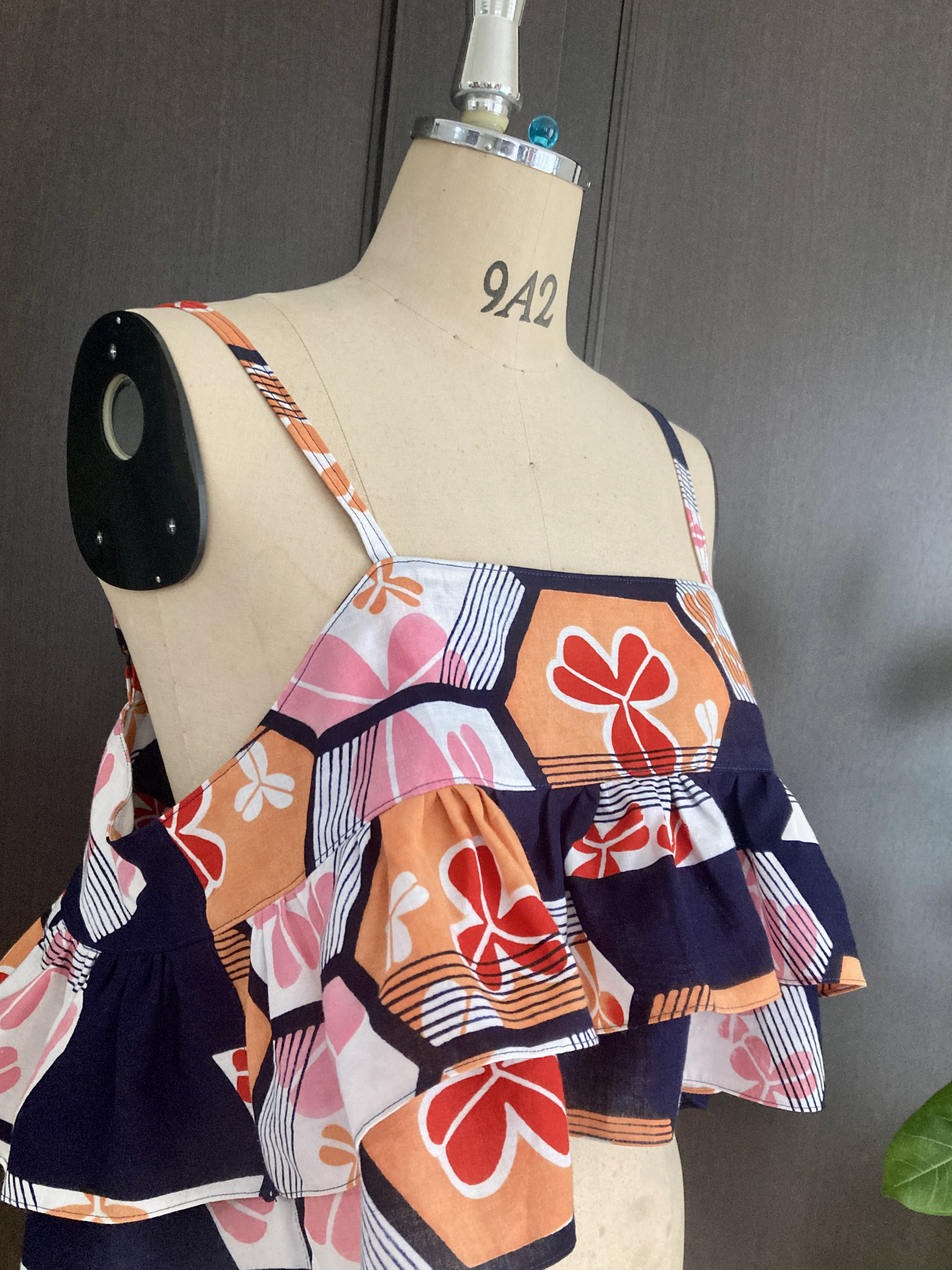 黒地の浴衣リメイク　ティアードフリルキャミソール