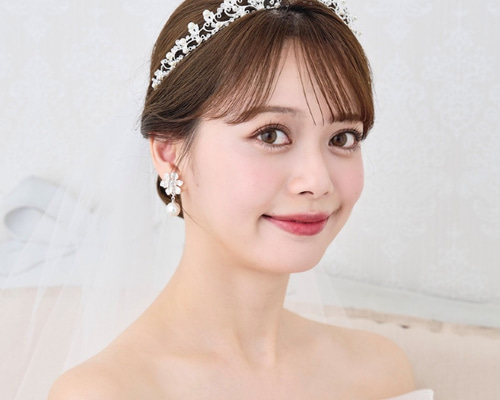 【ANNAN WEDDING】横幅広めティアラ　プリンセスデザイン ブライダルアクセサリーのアンナンウェディング